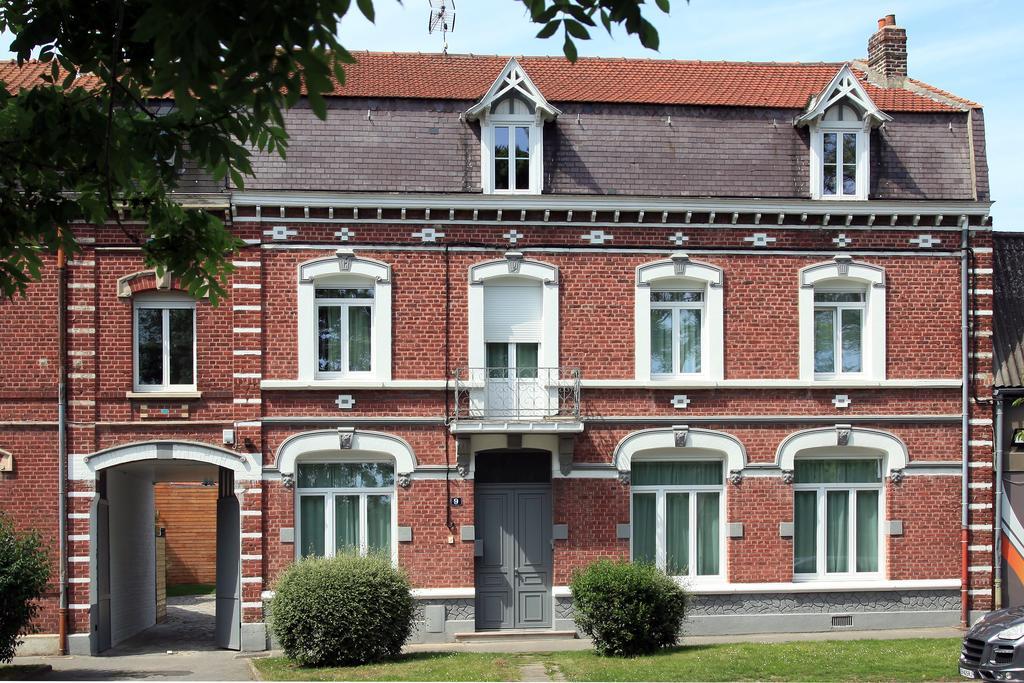 Le 1880, Avec Place De Parking Privee Securisee Cambrai Kültér fotó